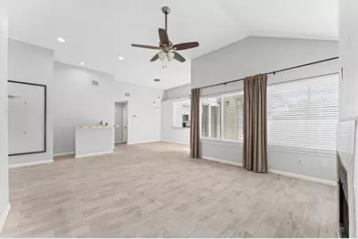 7810 Poitiers Drive, Houston, TX 77071 - Photo 7