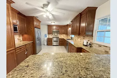 703 N Elm Street, Sweeny, TX 77480 - Photo 5