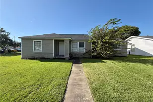 711 W 7th St, Freeport, TX 77541 - Photo 1