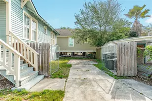 1516 37th St, Galveston, TX 77550 - Photo 17