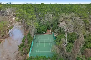 201 Vanderpool Ln, Houston, TX 77024 - Photo 23