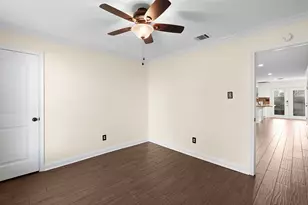 11611 Burlwood Dr, Houston, TX 77089 - Photo 9