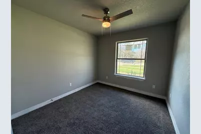 1031 S Anderson Street, Angleton, TX 77515 - Photo 9