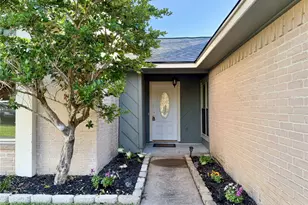 459 Village Creek Dr, Houston, TX 77598 - Photo 3