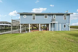 1221 Bay St, Crystal Beach, TX 77650 - Photo 31