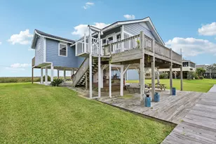 1221 Bay St, Crystal Beach, TX 77650 - Photo 29
