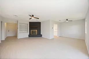 2302 Green Knoll Dr, Houston, TX 77067 - Photo 9