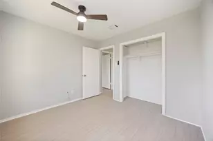 2302 Green Knoll Dr, Houston, TX 77067 - Photo 21
