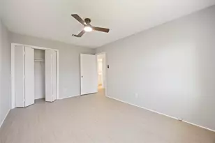 2302 Green Knoll Dr, Houston, TX 77067 - Photo 19