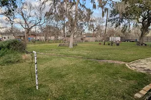 411 Center Way, Lake Jackson, TX 77566 - Photo 5