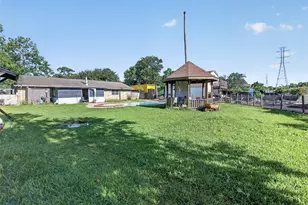 621 Elsbeth St, Channelview, TX 77530 - Photo 37