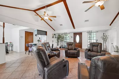621 Elsbeth Street, Channelview, TX 77530 - Photo 9