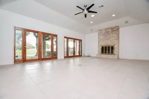 1750 N Country Club Blvd, Sugar Land, TX 77478 - Photo 9