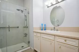 1750 N Country Club Blvd, Sugar Land, TX 77478 - Photo 23