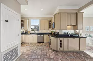 1854 Tiki Dr, Tiki Island, TX 77554 - Photo 13