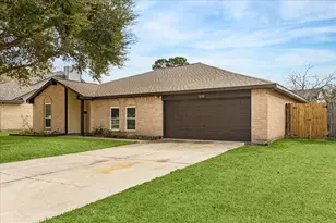 320 Creek Bend Dr, League City, TX 77573 - Photo 3