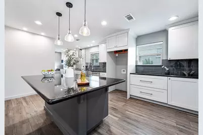 6030 Warm Springs Road, Houston, TX 77035 - Photo 15