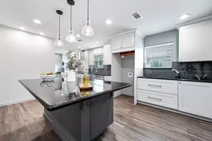 6030 Warm Springs Rd, Houston, TX 77035 - Photo 15