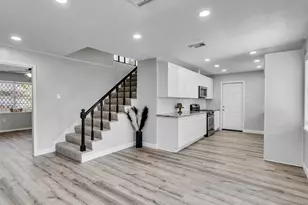 2305 Peach Ln, Pasadena, TX 77502 - Photo 11
