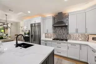 6 Culverdale Pl, The Woodlands, TX 77382 - Photo 9