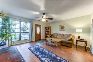 5217 Arboles Dr, Houston, TX 77035 - Photo 11