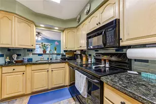 5217 Arboles Dr, Houston, TX 77035 - Photo 17