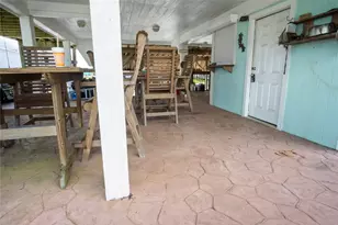 1205 Bay St, Crystal Beach, TX 77650 - Photo 23