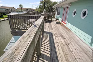 1205 Bay St, Crystal Beach, TX 77650 - Photo 21