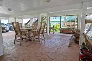 1205 Bay St, Crystal Beach, TX 77650 - Photo 27