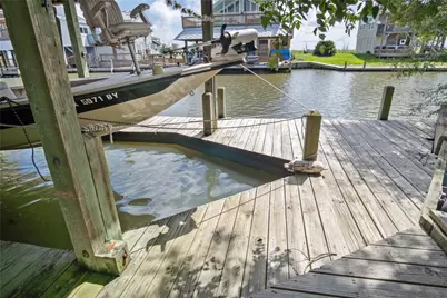 1205 Bay Street, Crystal Beach, TX 77650 - Photo 27