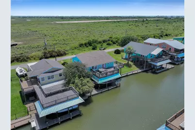 1205 Bay Street, Crystal Beach, TX 77650 - Photo 33
