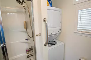 1205 Bay St, Crystal Beach, TX 77650 - Photo 17