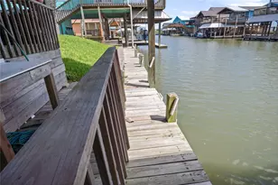 1205 Bay St, Crystal Beach, TX 77650 - Photo 31