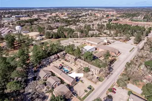 2402 Sycamore Ave, Huntsville, TX 77340 - Photo 5