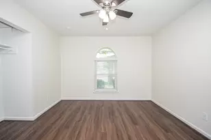 1215 Pinecroft Dr, Sugar Land, TX 77498 - Photo 27
