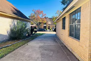 14734 Charlmont Dr, Houston, TX 77083 - Photo 21