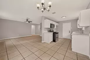 8607 Valley Forest Dr, Houston, TX 77078 - Photo 5