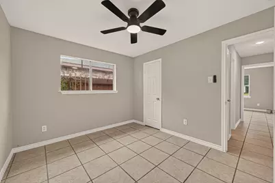 8607 Valley Forest Drive, Houston, TX 77078 - Photo 13