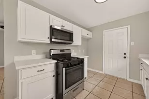 8607 Valley Forest Dr, Houston, TX 77078 - Photo 7