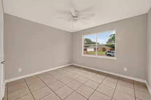 8607 Valley Forest Dr, Houston, TX 77078 - Photo 11