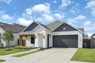 12331 Palmetto Dr, Mont Belvieu, TX 77523 - Photo 1