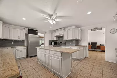 2307 Oleander Drive, Dickinson, TX 77539 - Photo 19
