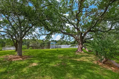 2307 Oleander Drive, Dickinson, TX 77539 - Photo 43