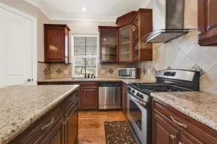 2736 Cortlandt St, Houston, TX 77008 - Photo 3