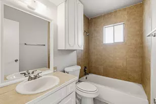 5239 Selinsky Rd, Houston, TX 77048 - Photo 13