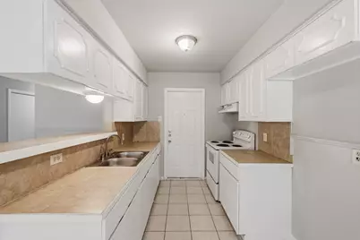 5239 Selinsky Road, Houston, TX 77048 - Photo 7