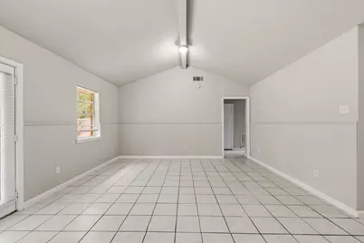 5239 Selinsky Road, Houston, TX 77048 - Photo 5