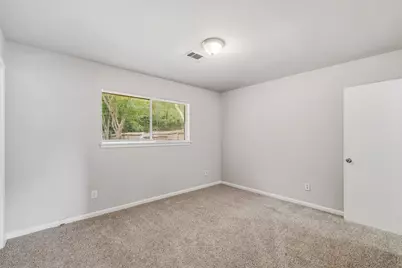 5239 Selinsky Road, Houston, TX 77048 - Photo 9