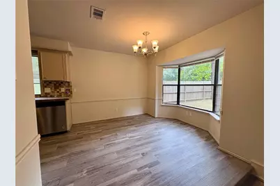 80 Fallenstone Drive, The Woodlands, TX 77381 - Photo 5