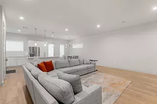 5722 Rucio Ln, Houston, TX 77092 - Photo 5